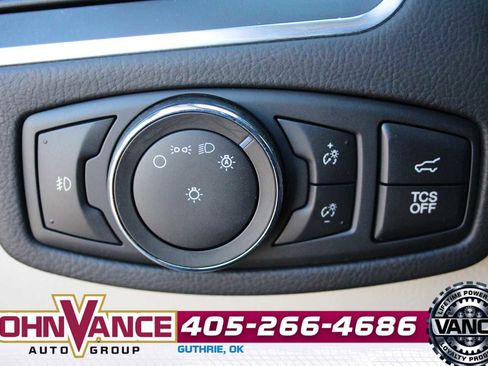 Used 2022 Ford Edge Titanium image 33