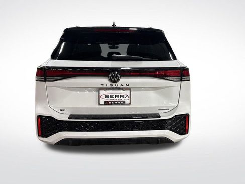 New 2026 Volkswagen Tiguan SE R-Line AWD/4WD image 4