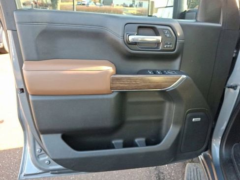 Used 2020 Chevrolet Silverado 1500 High Country w/ Technology Package image 12