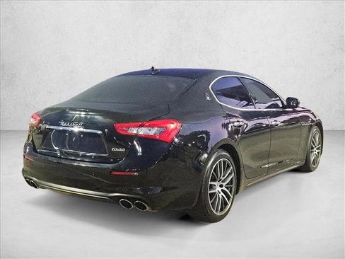 Used 2018 Maserati Ghibli RWD image 5