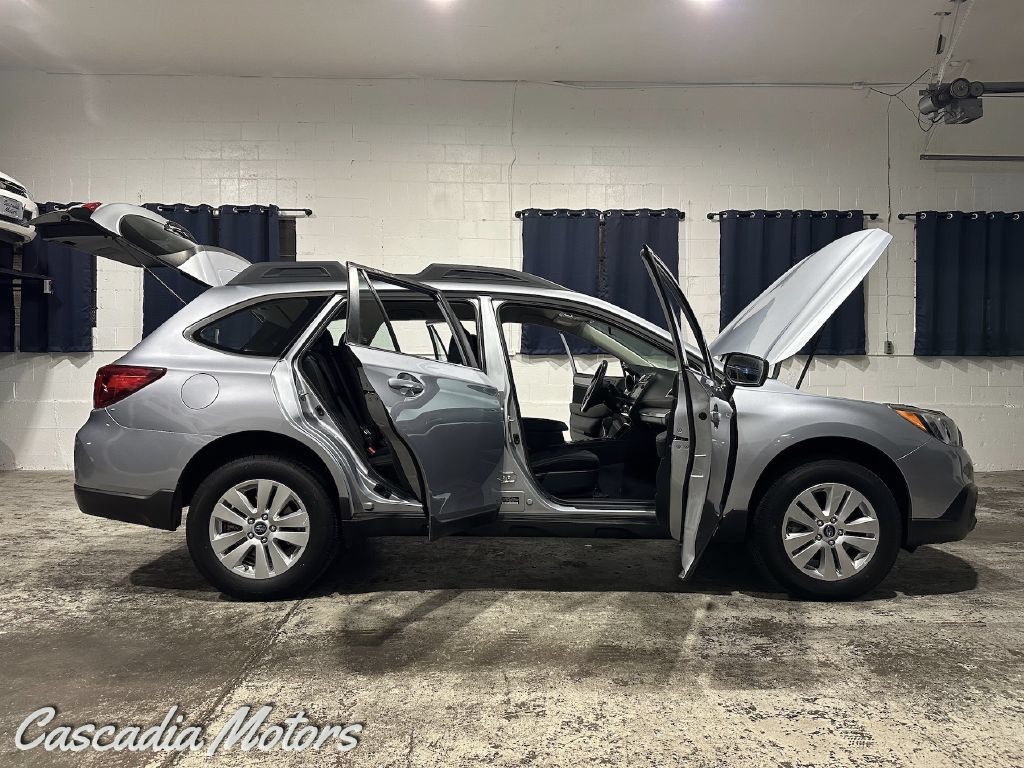 Used 2017 Subaru Outback 2.5i AWD/4WD image 39