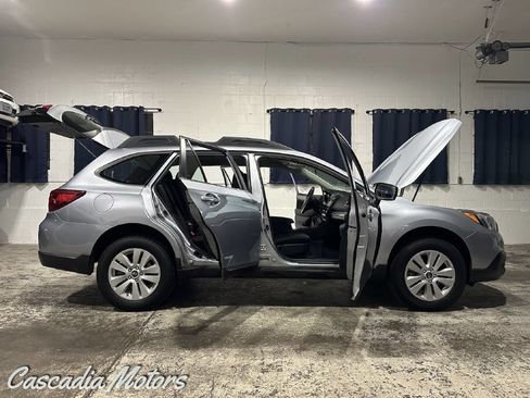 Used 2017 Subaru Outback 2.5i AWD/4WD image 39