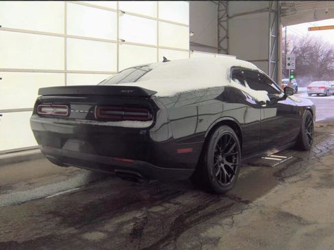 Used 2015 Dodge Challenger SRT Hellcat image 2
