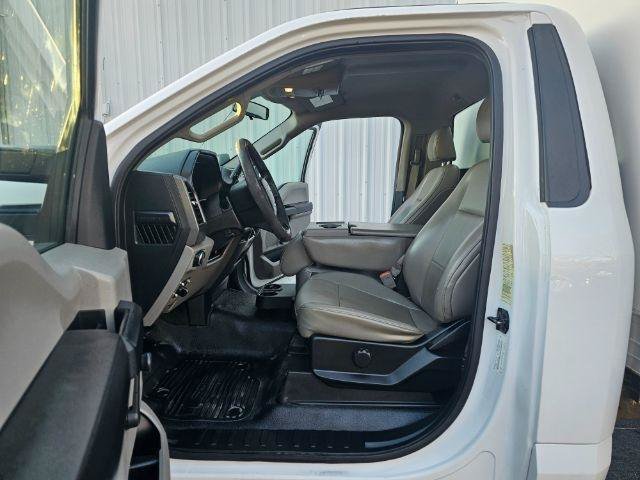 Used 2018 Ford F550 2WD Regular Cab Super Duty image 27