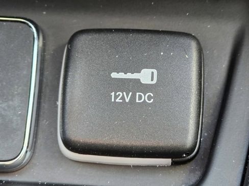 Used 2022 Jeep Cherokee Limited AWD/4WD image 11