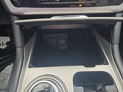 Used 2022 Ford Explorer XLT RWD image 17