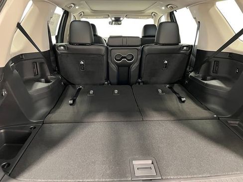 New 2025 Honda Pilot Touring image 34
