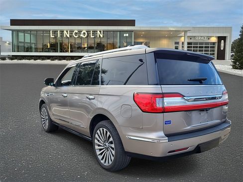 Used 2019 Lincoln Navigator Reserve image 3