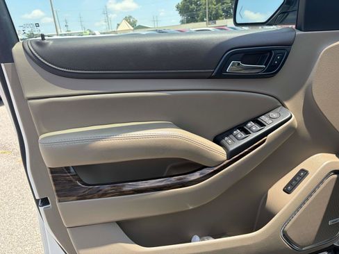 Used 2019 GMC Yukon XL SLT w/ Premium Edition RWD image 14