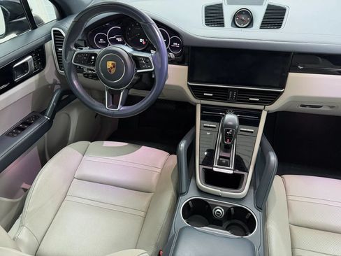 Used 2019 Porsche Cayenne AWD/4WD image 30