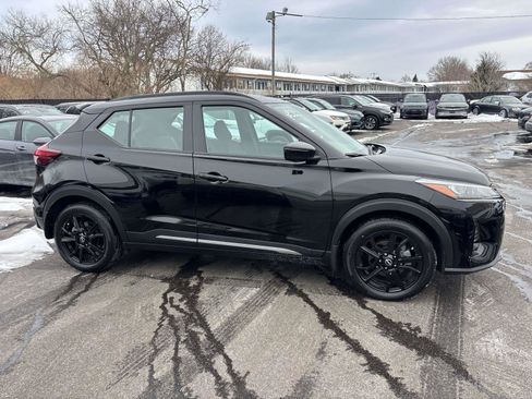 Used 2023 Nissan Kicks SR FWD image 4