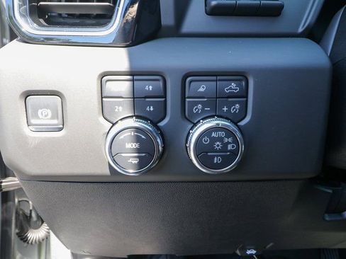 New 2025 GMC Sierra 2500 Denali w/ Denali Reserve Package image 21