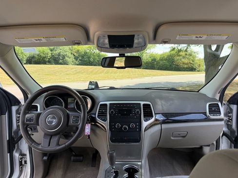 Used 2011 Jeep Grand Cherokee Laredo AWD/4WD image 21