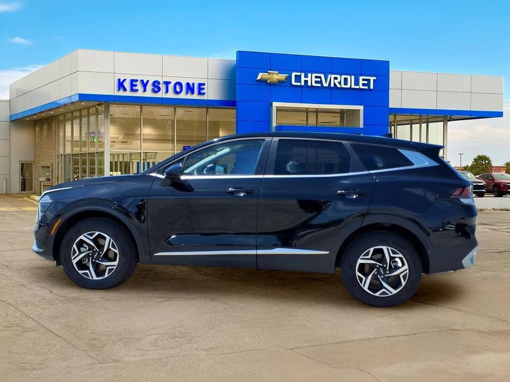 Used 2025 Kia Sportage LX AWD/4WD image 4