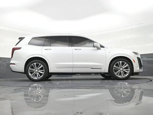 Used 2024 Cadillac XT6 Premium Luxury FWD image 29