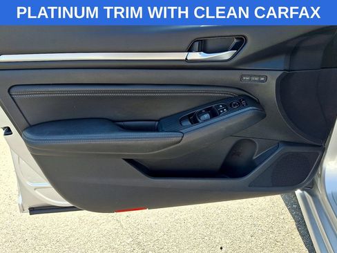 Used 2019 Nissan Altima 2.0 Platinum FWD image 13