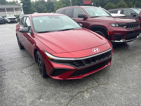 Used 2026 Hyundai Elantra Sport FWD image 2