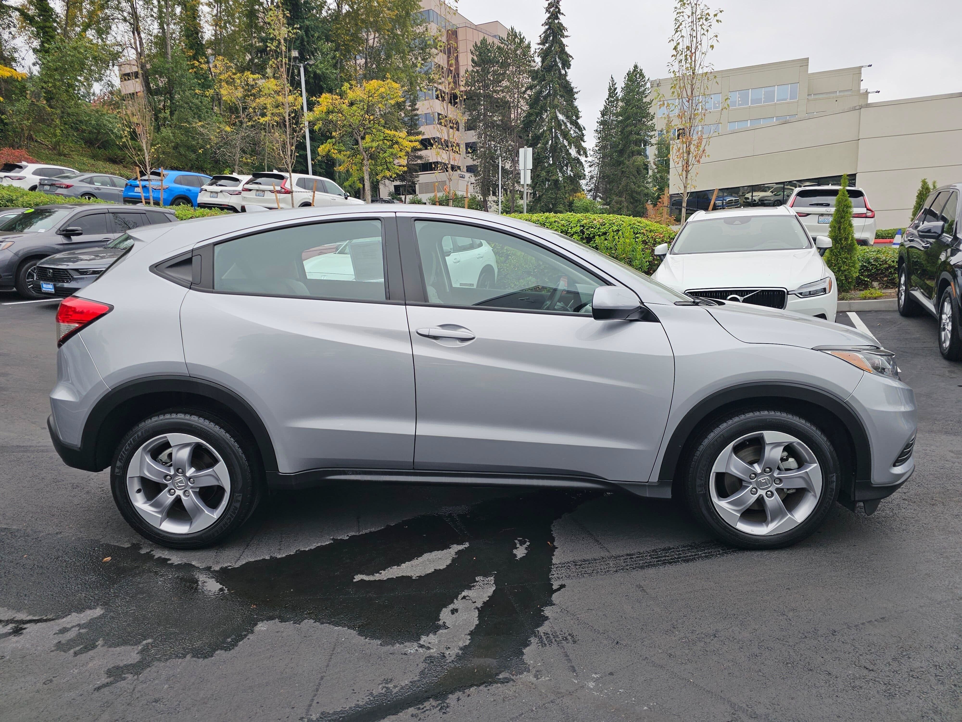 Used 2019 Honda HR-V LX image 8