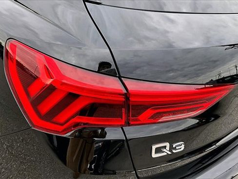 Used 2025 Audi Q3 2.0T Premium w/ Convenience Package image 32