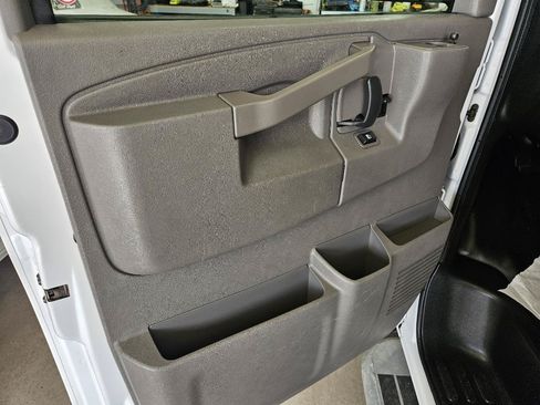 Used 2025 Chevrolet Express 2500 w/ Driver Convenience Package RWD image 13