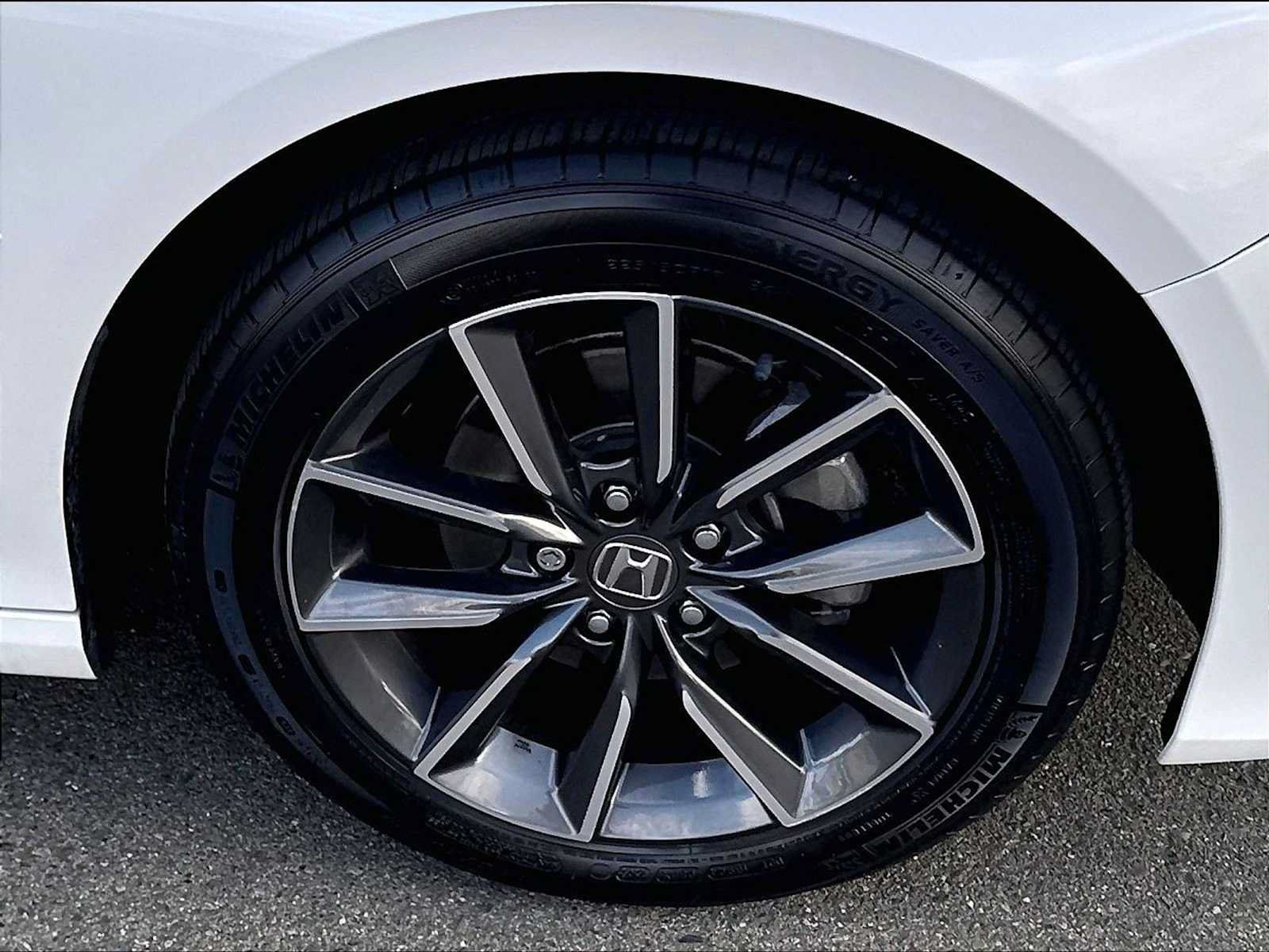 Used 2021 Honda Accord EX-L image 11