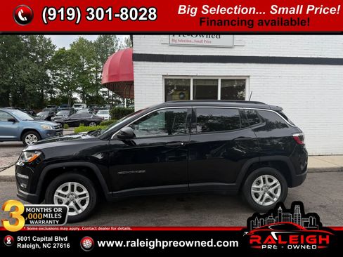 Used 2021 Jeep Compass Sport FWD image 1