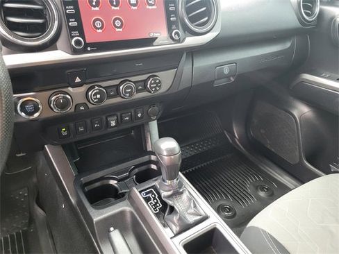 Used 2020 Toyota Tacoma TRD Off-Road image 31