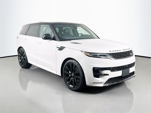 Used 2025 Land Rover Range Rover Sport Dynamic SE image 3