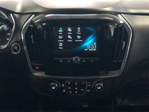 Used 2018 Chevrolet Traverse LT FWD image 13