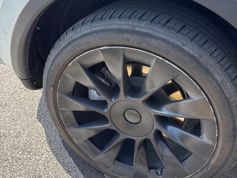 Used 2022 Tesla Model Y Long Range AWD/4WD image 8
