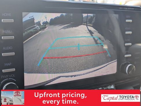 Used 2021 Toyota Sienna XLE FWD image 24