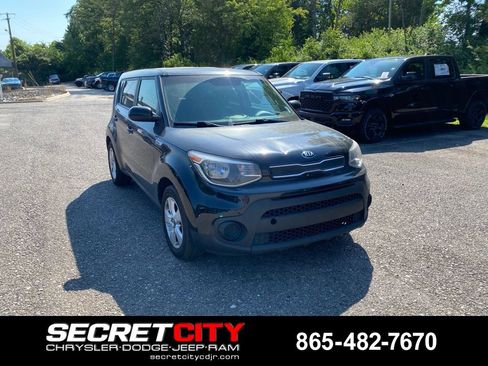 Used 2018 Kia Soul FWD image 3