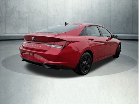 Used 2021 Hyundai Elantra SEL w/ Convenience Package image 23