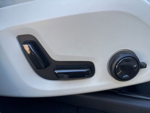 Certified 2023 Volvo XC90 B6 Ultimate w/ Protection Package Premier image 38