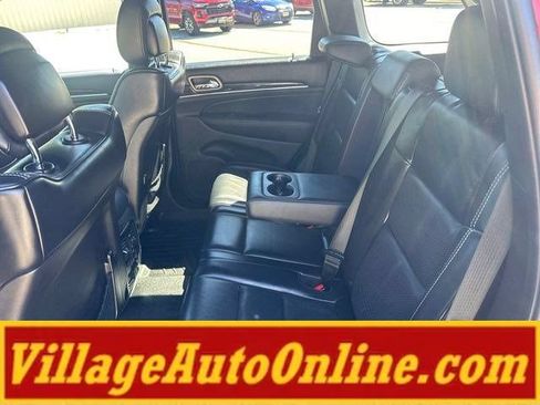 Used 2015 Jeep Grand Cherokee Overland w/ Advanced Technology Group AWD/4WD image 38