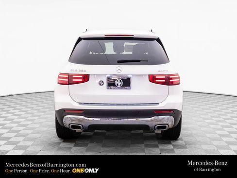 New 2025 Mercedes-Benz GLB 250 4MATIC image 4