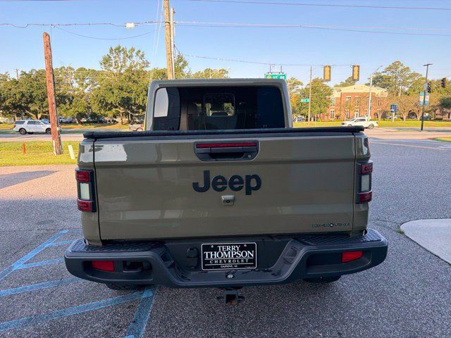 Used 2025 Jeep Gladiator Sport AWD/4WD image 5