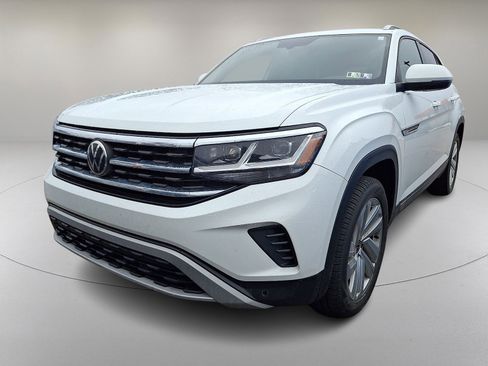 Used 2020 Volkswagen Atlas Cross Sport SE w/ Towing Package image 3