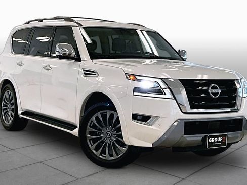 Used 2024 Nissan Armada Platinum w/ Captain's Chairs Package RWD image 2