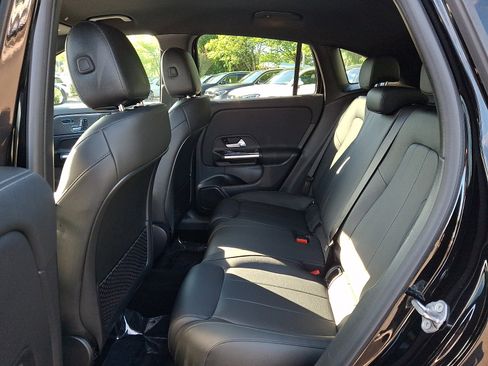Used 2022 Mercedes-Benz GLA 250 4MATIC image 10