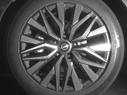 Used 2025 Nissan Altima 2.5 SV FWD image 12