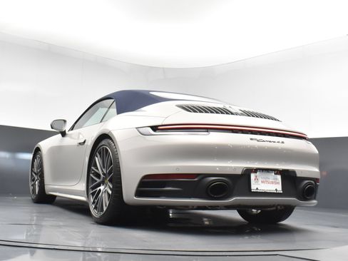 Used 2023 Porsche 911 Carrera S RWD image 35