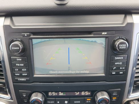 Used 2017 Nissan Titan SV AWD/4WD image 21