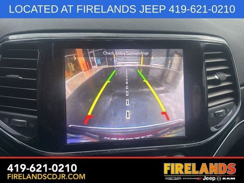 Used 2019 Jeep Grand Cherokee Limited image 2