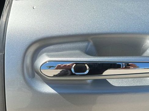 Used 2025 Toyota Sienna XLE FWD image 22