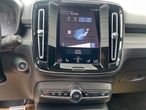 Certified 2022 Volvo XC40 T5 R-Design image 20