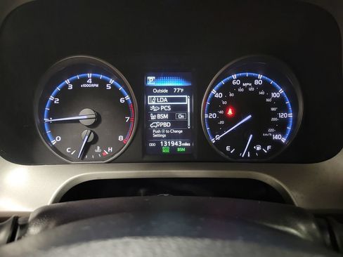 Used 2018 Toyota RAV4 XLE AWD/4WD image 24