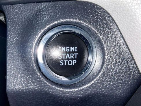 Used 2020 Toyota RAV4 XLE Premium AWD/4WD image 36