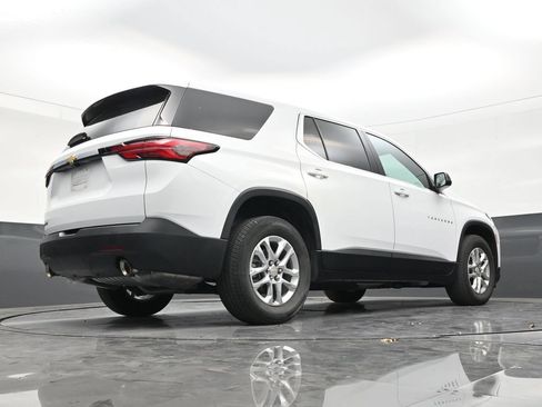 Used 2023 Chevrolet Traverse LS FWD image 23