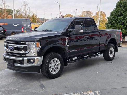 Used 2020 Ford F250 XLT w/ XLT Value Package image 3